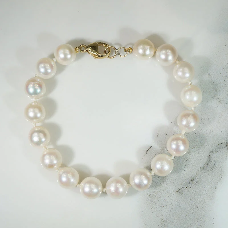 charm bracelets for women-Creamy Cultured Pearl Bracelet with Gold Clasp