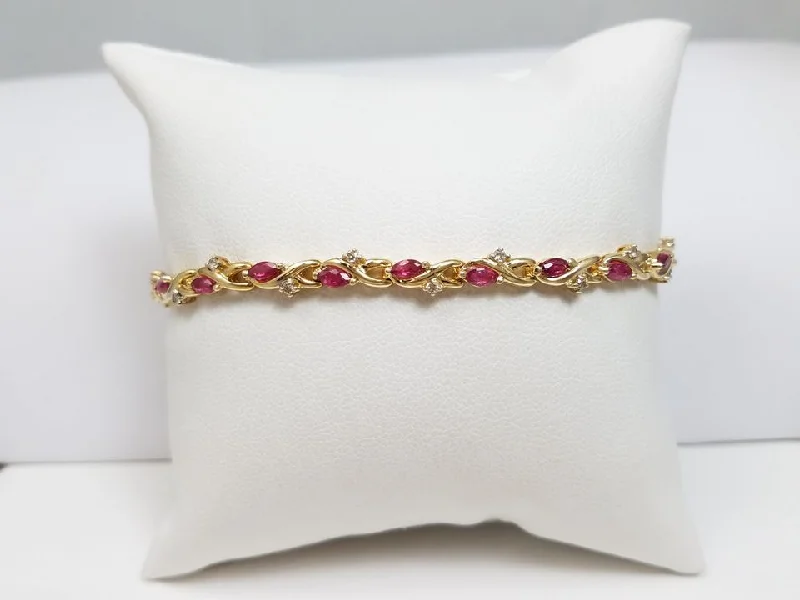 classic gold bangles for women-Elegant 7.25" 14k Yellow Gold Natural Ruby Diamond Custom Bracelet