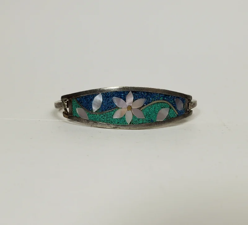 high-quality bangles for women-Vintage Floral Inlaid Hinged Bangle Bracelet