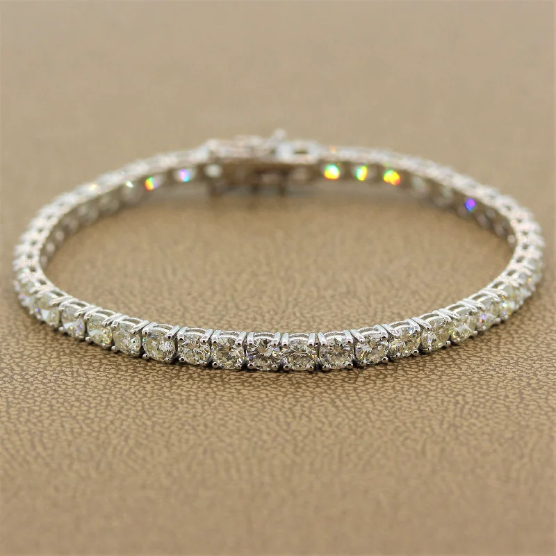 contemporary bangles for women-Classic Round Diamond Gold Tennis Bracelet